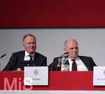 30.11.2018, Fussball 1. Bundesliga 2018/2019,  FC Bayern Mnchen, Jahreshauptversammlung im AUDI-Dome Mnchen, li: Vorstandsvorsitzender Karl-Heinz Rummenigge (FC Bayern Mnchen), re: Prsident Uli Hoeness (FC Bayern).

 
