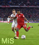 08.12.2018, Fussball 1. Bundesliga 2018/2019, 14. Spieltag,  FC Bayern Mnchen - 1.FC Nrnberg, in der Allianz-Arena Mnchen.  v.l. Robert Bauer (1.FC Nrnberg) gegen David Alaba (FC Bayern Mnchen) 

 
