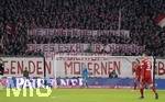 19.12.2018, Fussball 1. Bundesliga 2018/2019, 16. Spieltag,  FC Bayern Mnchen - RB Leipzig, in der Allianz-Arena Mnchen.  Bayernfans mit Spruchband: 