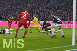 19.12.2018, Fussball 1. Bundesliga 2018/2019, 16. Spieltag,  FC Bayern Mnchen - RB Leipzig, in der Allianz-Arena Mnchen. Franck Ribery (FC Bayern Mnchen) trifft hier zum 1:0
 

