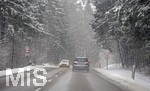 09.01.2019, Winterliche Strassen in Bad Wrishofen im Allgu, Die Verkehrsschilder an der Bundesstrasse 18 sind eingeschneit und schlecht erkennbar.