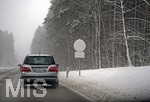 09.01.2019, Winterliche Strassen in Bad Wrishofen im Allgu, EIn Verkehrsschild an der Bundesstrasse 18 ist komplett eingeschneit und nicht erkennbar. 