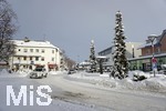 11.01.2019, Winter in Bad Wrishofen im Allgu,  Nach starkem Schneefall hat sich die Kurstadt in ein Winterwunderland verwandelt. Bahnhofstrasse.