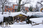 11.01.2019, Winter in Bad Wrishofen im Allgu,  Nach starkem Schneefall hat sich die Kurstadt in ein Winterwunderland verwandelt. Eine Krippe am Kurhaus.