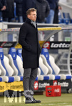 18.01.2019, Fussball 1. Bundesliga 2018/2019, 18. Spieltag, TSG Hoffenheim - FC Bayern Mnchen. In der PreZero-Arena Sinsheim. Trainer Julian Nagelsmann (Hoffenheim) nachdenklich.

 
