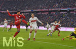 27.01.2019, Fussball 1. Bundesliga 2018/2019, 19. Spieltag, FC Bayern Mnchen - VfB Stuttgart, in der Allianz-Arena Mnchen. Serge Gnabry (FC Bayern Mnchen) gegen Marc Oliver Kempf (Stuttgart) 

 
