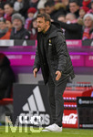 27.01.2019, Fussball 1. Bundesliga 2018/2019, 19. Spieltag, FC Bayern Mnchen - VfB Stuttgart, in der Allianz-Arena Mnchen. Trainer Markus Weinzierl (Stuttgart) in Rage.

 
