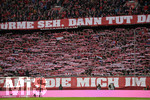 27.01.2019, Fussball 1. Bundesliga 2018/2019, 19. Spieltag, FC Bayern Mnchen - VfB Stuttgart, in der Allianz-Arena Mnchen. Bayernfans zeigen ihre Fanschals.

 
