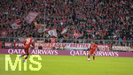 27.01.2019, Fussball 1. Bundesliga 2018/2019, 19. Spieltag, FC Bayern Mnchen - VfB Stuttgart, in der Allianz-Arena Mnchen. Werbebande Qatar Airways. Thiago (FC Bayern Mnchen).
  
 
