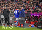 09.02.2019, Fussball 1. Bundesliga 2018/2019, 21. Spieltag, FC Bayern Mnchen - FC Schalke 04, in der Allianz-Arena Mnchen. Sebastian Rudy (FC Schalke 04) muss verletzt aus dem Spiel.

 
