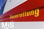 13.02.2019,  DLRG-Memmingen, Deutsche Lebensrettungsgesellschaft, Niederlassung Memmingen im Allgu. Wasserrettung steht auf dem Einsatzwagen.
