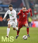 15.02.2019, Fussball 1. Bundesliga 2018/2019, 22. Spieltag, FC Augsburg - FC Bayern Mnchen, in der WWK-Arena Augsburg. Franck Ribery (FC Bayern Mnchen) am Ball.
 
