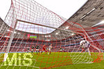 09.03.2019, Fussball 1. Bundesliga 2018/2019, 25. Spieltag, FC Bayern Mnchen - VfL Wolfsburg, in der Allianz-Arena Mnchen. Torschuss zum 2:0 von Robert Lewandowski (FC Bayern Mnchen), Torwart Koen Casteels (Wolfsburg) hat keine Chance.

 
