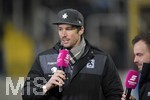 12.03.2019, Fussball 3. Bundesliga 2018/2019, 28. Spieltag, TSV 1860 Mnchen - SpVgg Unterhaching, im Grnwalder Stadion Mnchen.  Jan Mauersberger (1860 Mnchen) am TV-Mikrofon.


 
