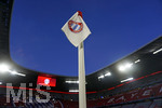 13.03.2019, Fussball UEFA Champions-League 2018/2019, Achtelfinale Rckspiel, FC Bayern Mnchen - FC Liverpool, in der Allianz-Arena Mnchen,  DAs Stadion ist noch leer, an der Eckfahne prangt das Bayern-Logo.


