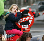 15.03.2019, Fridays For Future - Demonstration in Dsseldorf. Ein Kind hlt ein Schild hoch mit der Aufschrift 