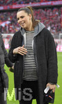 17.03.2019, Fussball 1. Bundesliga 2018/2019, 26. Spieltag, FC Bayern Mnchen - 1.FSV Mainz 05, in der Allianz-Arena Mnchen. die Schwangere Esther Sedlaczek (Deutschland)  

 
