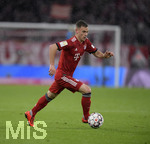 17.03.2019, Fussball 1. Bundesliga 2018/2019, 26. Spieltag, FC Bayern Mnchen - 1.FSV Mainz 05, in der Allianz-Arena Mnchen. Joshua Kimmich (FC Bayern Mnchen) am Ball.

 
