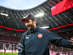17.03.2019, Fussball 1. Bundesliga 2018/2019, 26. Spieltag, FC Bayern Mnchen - 1.FSV Mainz 05, in der Allianz-Arena Mnchen.  Trainer Sandro Schwarz (FSV Mainz) gut gelaunt.

 
