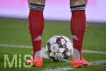 17.03.2019, Fussball 1. Bundesliga 2018/2019, 26. Spieltag, FC Bayern Mnchen - 1.FSV Mainz 05, in der Allianz-Arena Mnchen. Joshua Kimmich (FC Bayern Mnchen) legt den Ball an die Eckfahne.

 
