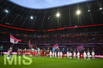 17.03.2019, Fussball 1. Bundesliga 2018/2019, 26. Spieltag, FC Bayern Mnchen - 1.FSV Mainz 05, in der Allianz-Arena Mnchen. DIe Mannschaften laufen aufs Spielfeld, und stellen sich auf.
 
