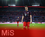 17.03.2019, Fussball 1. Bundesliga 2018/2019, 26. Spieltag, FC Bayern Mnchen - 1.FSV Mainz 05, in der Allianz-Arena Mnchen. Niklas Sle (FC Bayern Mnchen) nachdenklich beim Aufwrmen.

 
