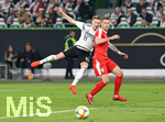 20.03.2019, Fussball, Lnderspiel, Deutschland - Serbien, in der Volkswagen Arena Wolfsburg. (L-R) Marco Reus (Deutschland) gegen Uros Spajic (Serbien)


