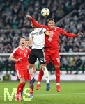 20.03.2019, Fussball, Lnderspiel, Deutschland - Serbien, in der Volkswagen Arena Wolfsburg. (L-R) Ilkay Gndogan (Deutschland) gegen Sasa Lukic (Serbien)


