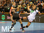 23.03.2019, Handball Frauen, Lnderspiel, Deutschland - Niederlande, in der EWE Arena Oldenburg. (L-R) Lynn Knippenborg (Niederlande) und Lois Abbingh (Niederlande) gegen Xenia Smits (Deutschland)