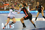 23.03.2019, Handball Frauen, Lnderspiel, Deutschland - Niederlande, in der EWE Arena Oldenburg. (L-R) Amelie Berger (Deutschland) gegen Martine Smeets (Niederlande)