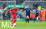 02.04.2019, Fussball DFB Pokal 2018/2019, Viertelfinale, SC Paderborn 07 - Hamburger SV, in der Benteler-Arena Paderborn. Tor zum 0:2, (L-R) Torschtze Pierre-Michel Lasogga (Hamburg) gegen Sebastian Schonlau (SC Paderborn 07)


