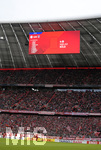 03.04.2019, Fussball DFB Pokal 2018/2019, Viertelfinale,  FC Bayern Mnchen - 1.FC Heidenheim, in der Allianz-Arena Mnchen. Rote Karte fr Niklas Sle (FC Bayern Mnchen) steht auf der Anzeigetafel.



