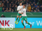 03.04.2019, Fussball DFB Pokal 2018/2019, Viertelfinale, FC Schalke 04 - SV Werder Bremen, in der VELTINS-Arena Gelsenkirchen. Jubel (L-R) Torschtze Milot Rashica (Werder Bremen) und Marco Friedl (Werder Bremen) zum Tor zum 0:1


