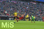 06.04.2019, Fussball 1. Bundesliga 2018/2019, 28. Spieltag, FC Bayern Mnchen - Borussia Dortmund, in der Allianz-Arena Mnchen. Robert Lewandowski (FC Bayern Mnchen) trifft hier zum 2:0

 

