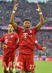 06.04.2019, Fussball 1. Bundesliga 2018/2019, 28. Spieltag, FC Bayern Mnchen - Borussia Dortmund, in der Allianz-Arena Mnchen. David Alaba (FC Bayern Mnchen) peitscht die Fans an.

 
