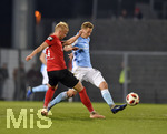 08.04.2019, Fussball 3. Liga 2018/2019, 32. Spieltag, SG Sonnenhof Groaspach - TSV 1860 Mnchen, in der Mechatronik Arena Aspach. Dennis Dressel (re, TSV 1860 Mnchen)  im Duell. 

