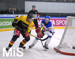 11.04.2019,  Eishockey Lnderspiel Deutschland - Slowakei, in der erdgas schwaben arena in Kaufbeuren, li: Marc MICHAELIS (GER) im Zweikampf.