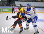 11.04.2019,  Eishockey Lnderspiel Deutschland - Slowakei, in der erdgas schwaben arena in Kaufbeuren, Gerrit Fauser (li, GER).