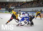 11.04.2019,  Eishockey Lnderspiel Deutschland - Slowakei, in der erdgas schwaben arena in Kaufbeuren, Stefan Loibl (l, GER) beim Bully.