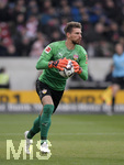 13.04.2019, Fussball 1. Bundesliga 2018/2019, 29. Spieltag, VfB Stuttgart - Bayer Leverkusen, in der Mercedes-Benz-Arena Stuttgart,  Torwart Ron-Robert Zieler (Stuttgart) hat den Ball.

 
