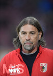 26.04.2019, Fussball 1. Bundesliga 2018/2019, 31. Spieltag, FC Augsburg - Bayer Leverkusen, in der WWK-Arena Augsburg. Trainer Martin Schmidt (FC Augsburg). 

 
