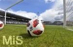 27.04.2019, Fussball 3. Liga 2018/2019, 35. Spieltag,  TSV 1860 Mnchen - Karlsruher SC, im Stadion an der Grnwalderstrasse Mnchen, ADIDAS Telstar Spielball liegt im Netz. 


