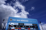27.04.2019, Fussball 3. Liga 2018/2019, 35. Spieltag,  TSV 1860 Mnchen - Karlsruher SC, im Stadion an der Grnwalderstrasse Mnchen,  Interviewtafel steht bereit, der Himmel ist Blau-Weiss.


