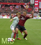 28.04.2019, Fussball 1. Bundesliga 2018/2019, 31. Spieltag, 1.FC Nrnberg - FC Bayern Mnchen, im Max Morlock Stadion Nrnberg.    v.l. Joshua Kimmich (FC Bayern Mnchen) gegen Ewerton  (1. FC Nrnberg) 
 
