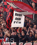 28.04.2019, Fussball 1. Bundesliga 2018/2019, 31. Spieltag, 1.FC Nrnberg - FC Bayern Mnchen, im Max Morlock Stadion Nrnberg.    Tod und Hass dem FCB.

 
