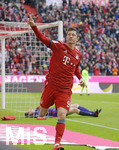 04.05.2019, Fussball 1. Bundesliga 2018/2019, 32. Spieltag, FC Bayern Mnchen - Hannoiver 96, in der Allianz Arena Mnchen. Robert Lewandowski (FC Bayern Mnchen) Torjubel.

 
