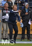 11.05.2019, Fussball 3. Bundesliga 2018/2019, 37. Spieltag, TSV 1860 Mnchen - Fortuna Kln, im Grnwalder Stadion Mnchen.  Trainer Daniel Bierofka (TSV 1860 Mnchen) regt sich auf.

 
