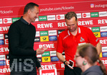 12.05.2019, Fussball 2. Bundesliga 2018/2019, 33. Spieltag, 1.FC Kln - Jahn Regensburg, im Rhein-Energie-Stadion Kln. v.li.n.re.: Trainer Achim Beierlorzer (SSV Jahn Regensburg) und Trainer Andr Pawlak (1. FC Kln).

 
