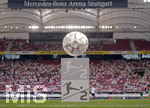 26.07.2019, Fussball 2.Bundesliga 2019/2020, 1.Spieltag, VfB Stuttgart - Hannover 96, in der Mercedes-Benz-Arena Stuttgart, Die Meistertrophe der 2.Liga steht auf dem Rasen bereit, die Schale.


