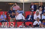 30.07.2019, Fussball Saison 2019/2020, AUDI-Cup 2019 in Mnchen, Real Madrid - Tottenham Hotspur, in der Allianz-Arena Mnchen, (mi. L-R) Herbert Hainer , Prsident Uli Hoeness (FC Bayern) und Vorstandsvorsitzender Karl-Heinz Rummenigge (Bayern Mnchen)